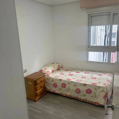 Miete einer Wohnung mit 3 Schlafzimmern, 95 m², nah am Meer, Torrevieja, Spanien